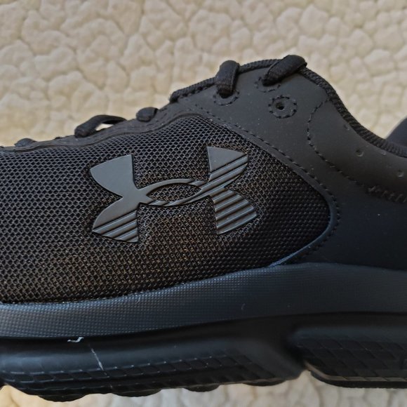 NEW Under Armour Charged Assert 10 3026175-004 Men's Black Size 8.5 Shoes - Picture 5 of 8